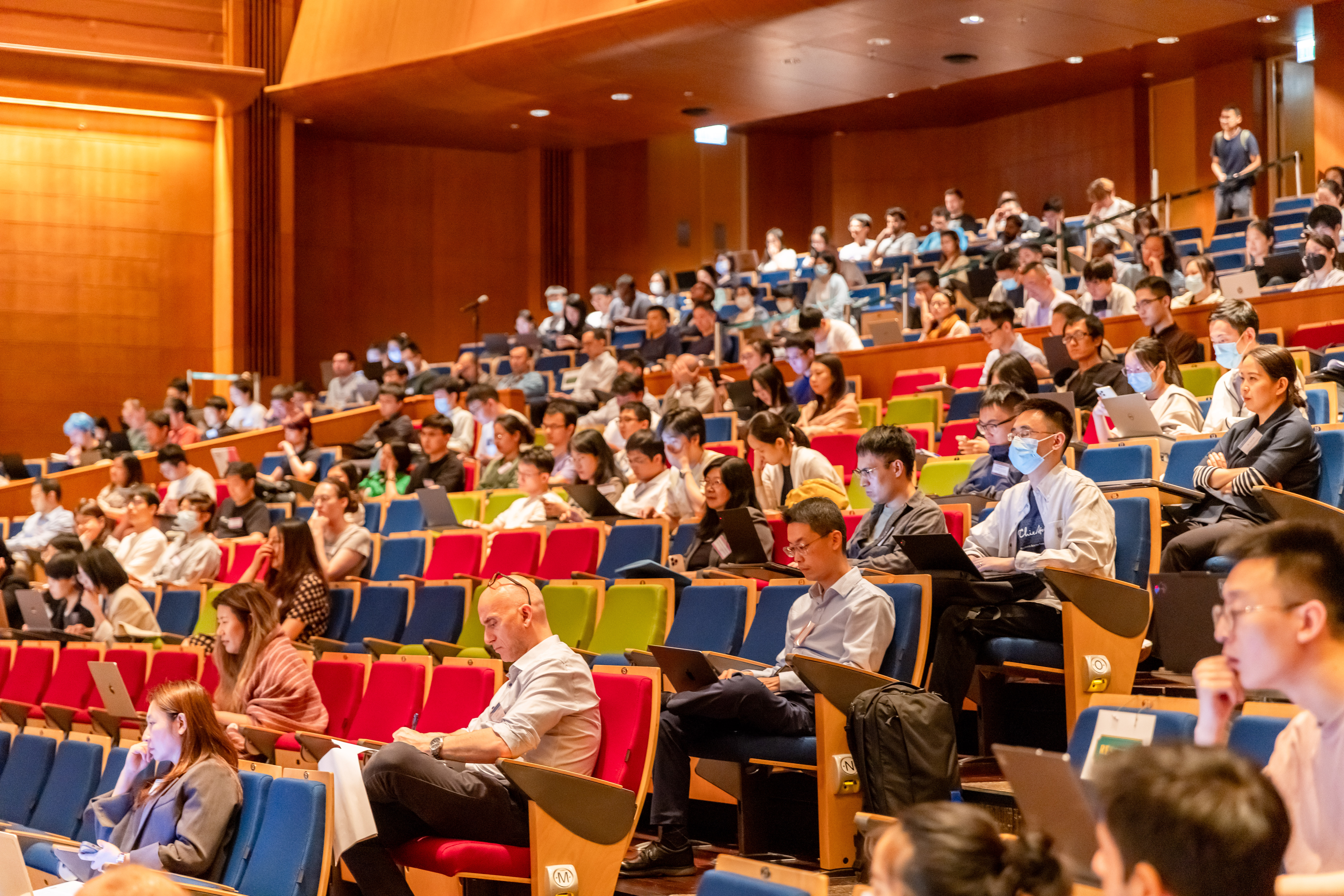 A total of 288 participants attended the seminar, engaging in discussion on responsible research practices.