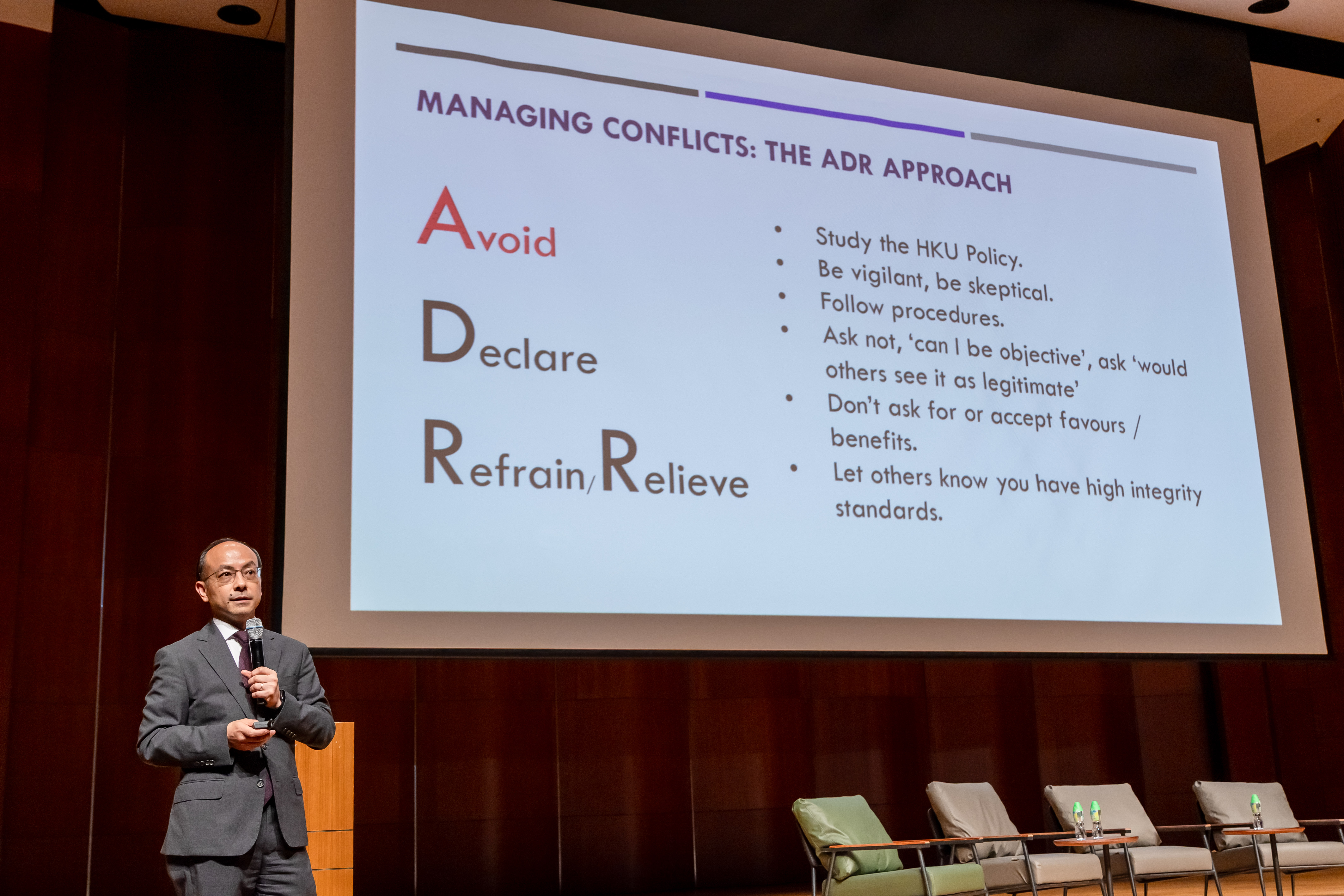 Professor Simon Young, Deputy Director of Education and Development for Research Integrity, presented insights on “Conflict of Interest”.