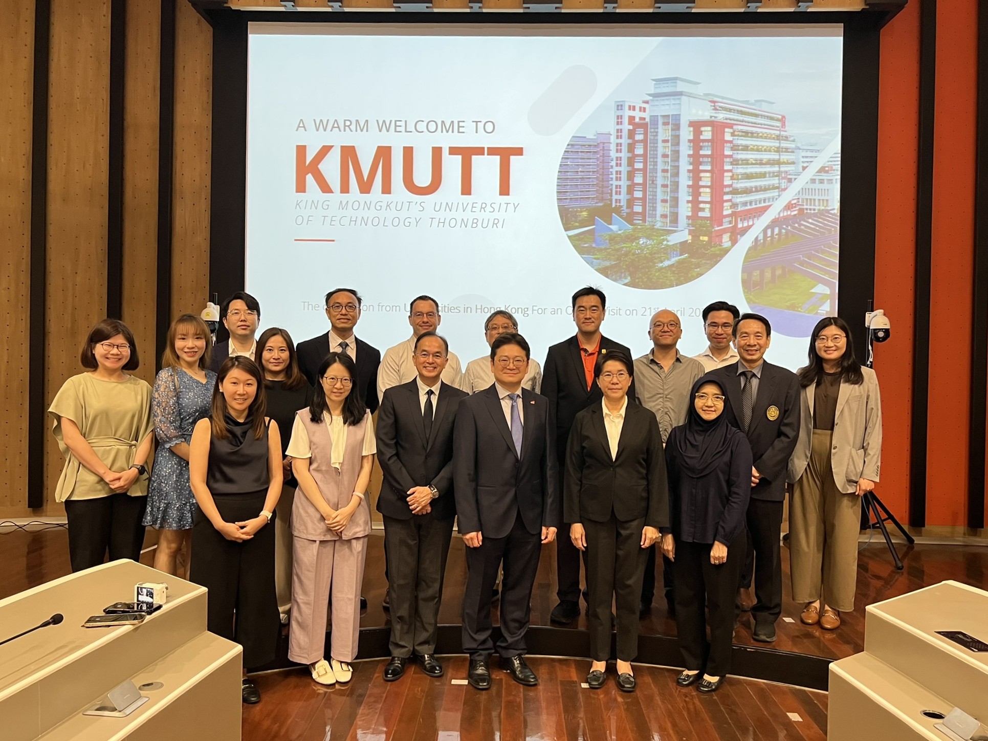 Representatives from Hong Kong universities and King Mongkut’s University of Technology Thonburi after discussing opportunities for strategic collaboration. 