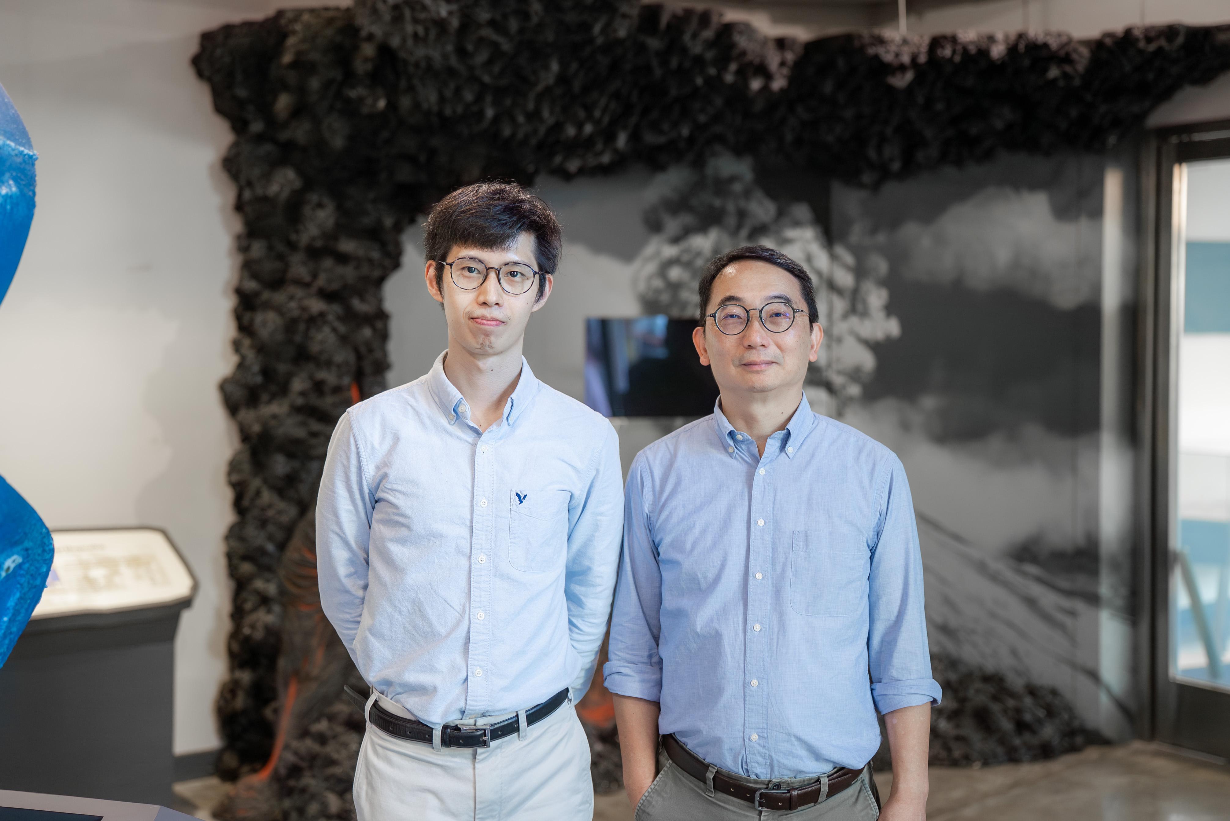 Ho Wan Cheng (left) with his supervisor Professor Man Hoi Lee 