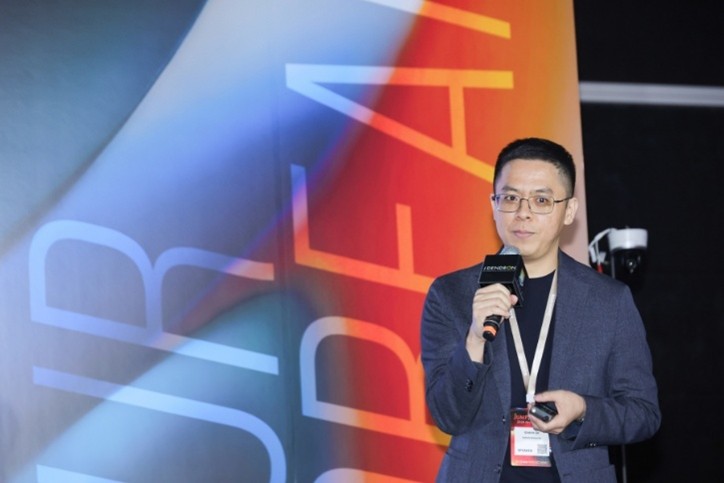  Dr Qiubin Lin, Founder and CEO of Delonix Bioworks, delivering a keynote speech titled “From Bench to Bedside: Accelerating the Clinical Translation of Synthetic Biology Vaccines” at the HKU Super Angel Symposium 2026.